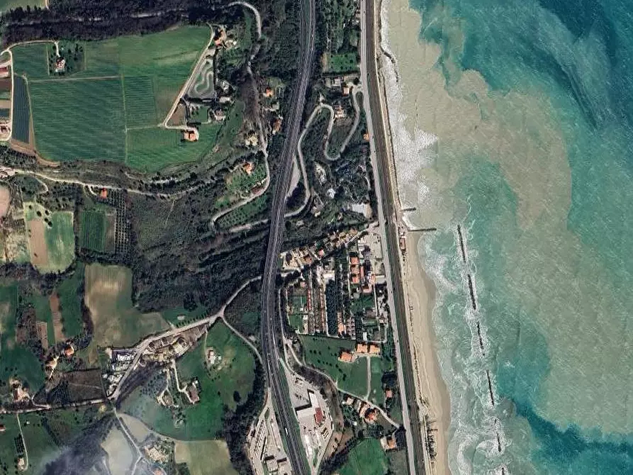 Immagine 21 di Appartamento in vendita  in Località tre camini a Campofilone