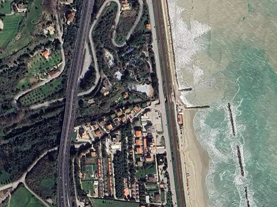 Immagine 22 di Appartamento in vendita  in Località tre camini a Campofilone