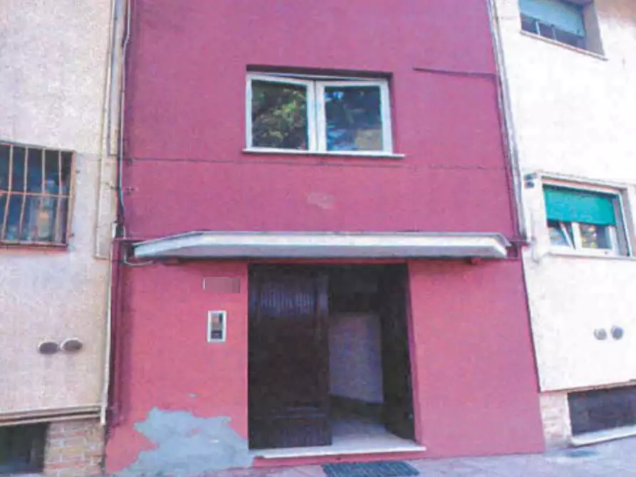 Immagine 1 di Magazzino in vendita  in Via Arenazze a Chieti