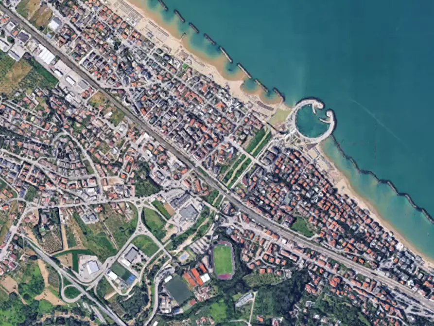 Immagine 3 di Negozio in vendita  in Piazza della Rinascita a Francavilla Al Mare