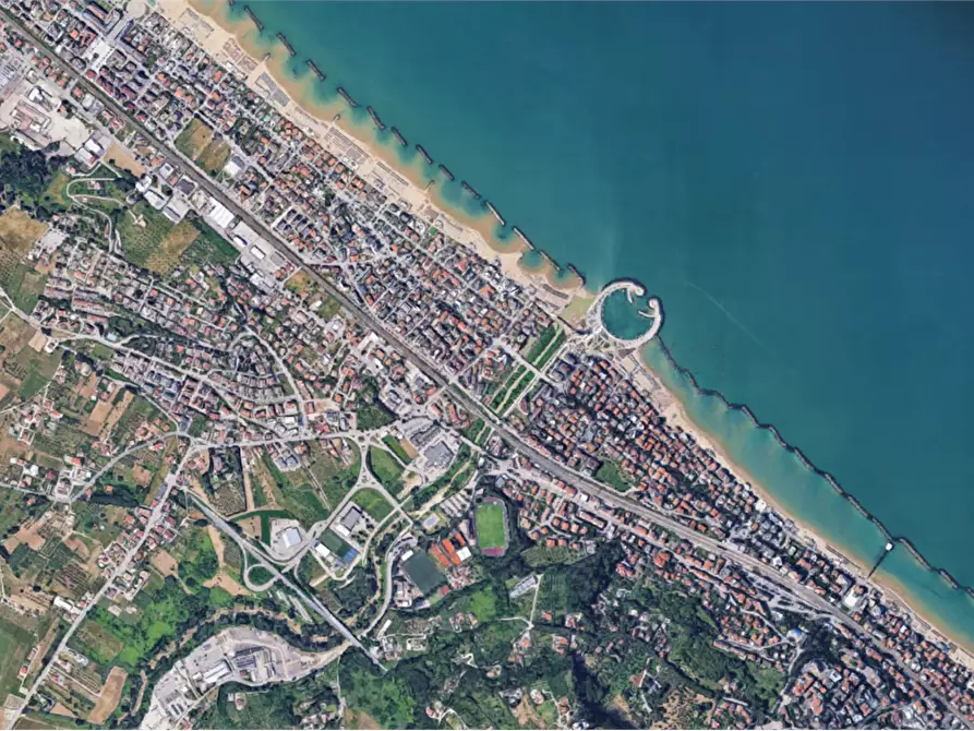 Immagine 5 di Negozio in vendita  in Piazza della Rinascita a Francavilla Al Mare