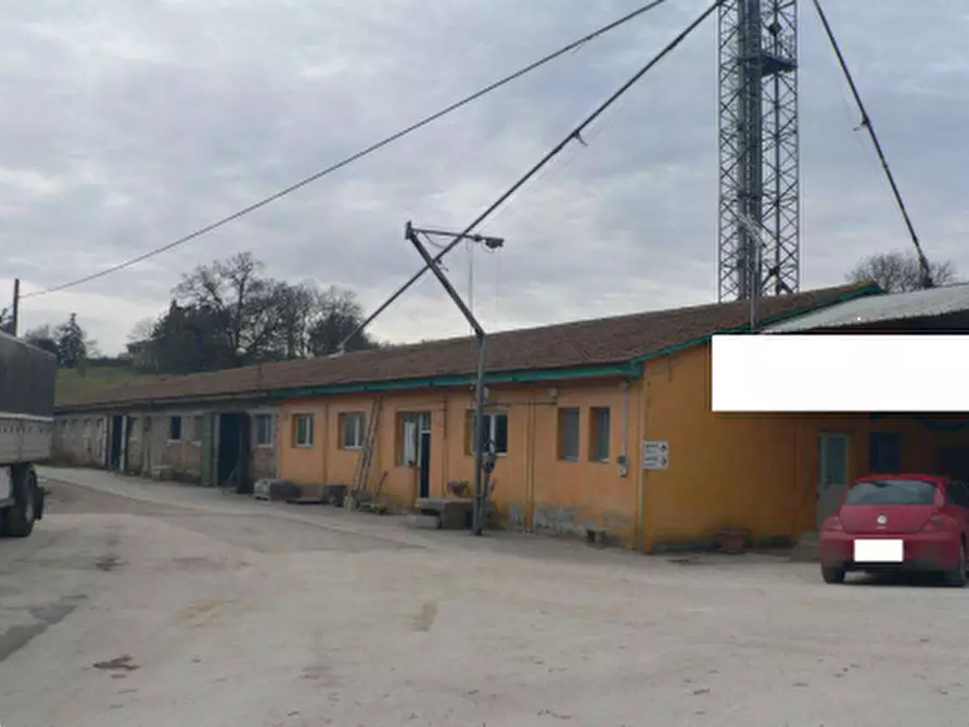 Immagine 3 di Magazzino in vendita  in Strada della Casella a Acquasparta