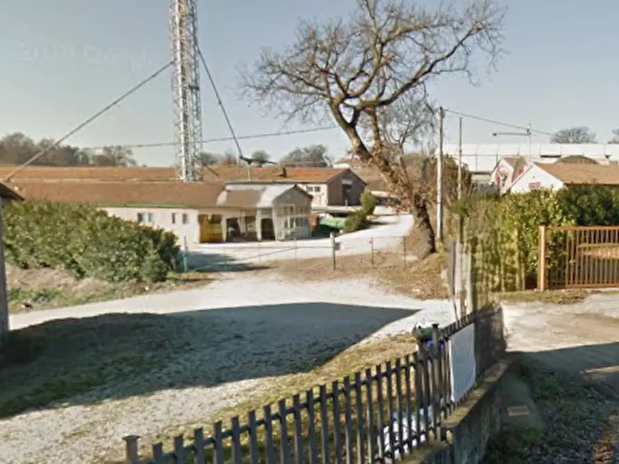 Immagine 10 di Magazzino in vendita  in Strada della Casella a Acquasparta