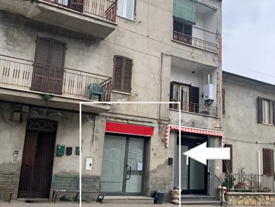 Immagine 3 di Negozio in vendita  in Via di Orvieto a Allerona