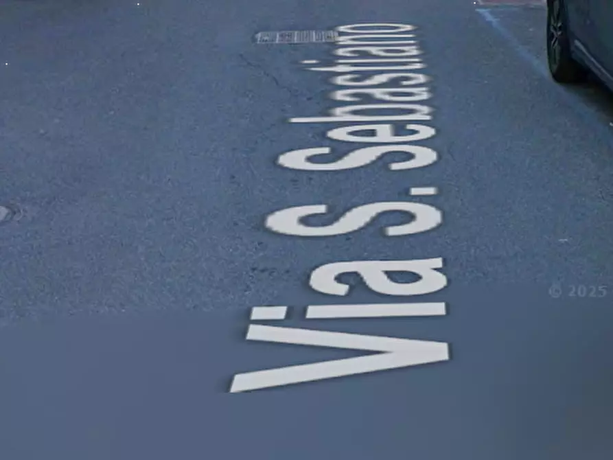 Immagine 12 di Magazzino in vendita  in Via S. Sebastiano a Massa