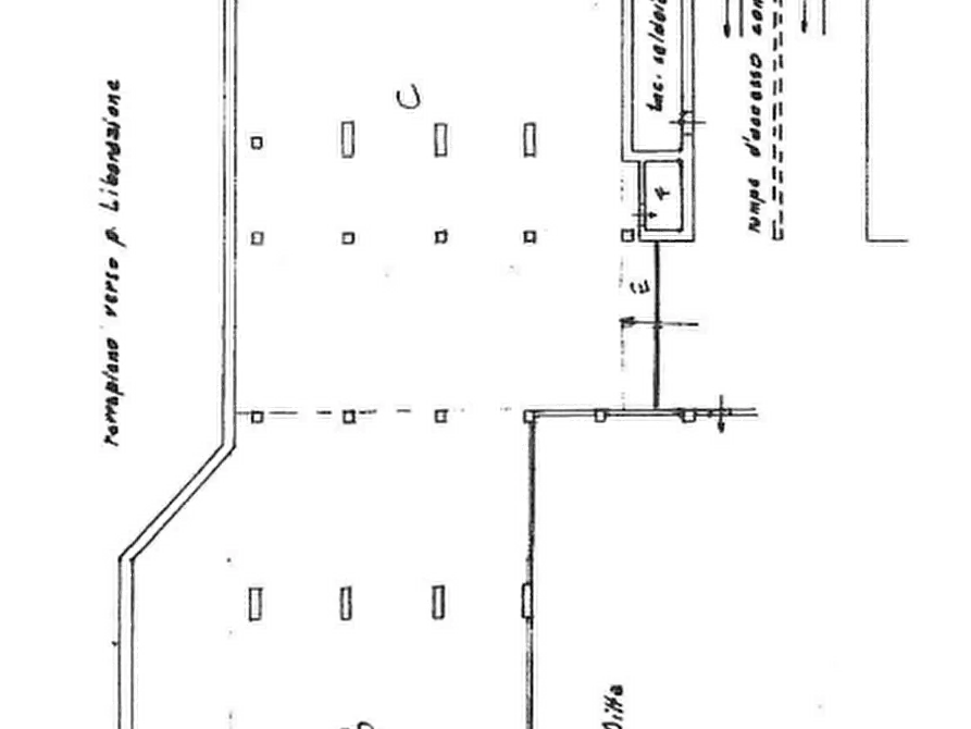 Immagine 19 di Magazzino in vendita  in Via S. Sebastiano a Massa