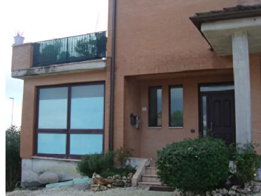 Immagine 5 di Stabile in vendita  in Contrada Solagna a Rapagnano