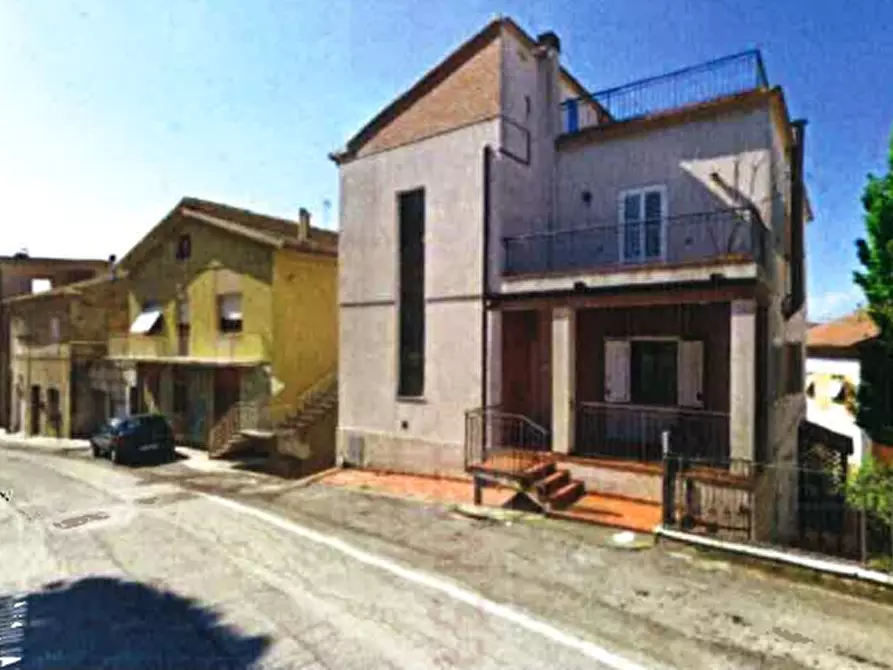 Immagine 2 di Appartamento in vendita  in Via le G. Matteotti a Monte San Pietrangeli