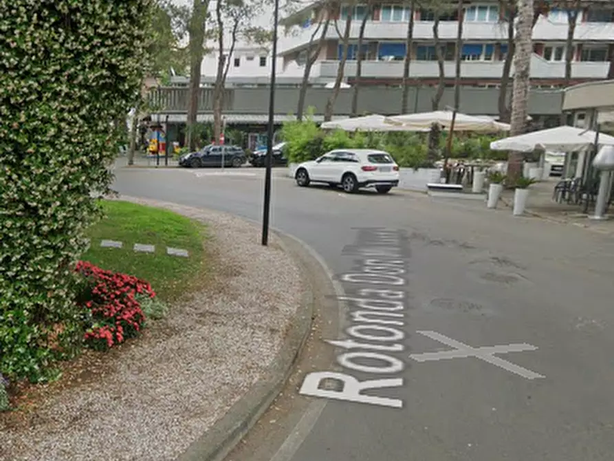 Immagine 6 di Negozio in vendita  in Rotonda Don Minzoni a Cervia