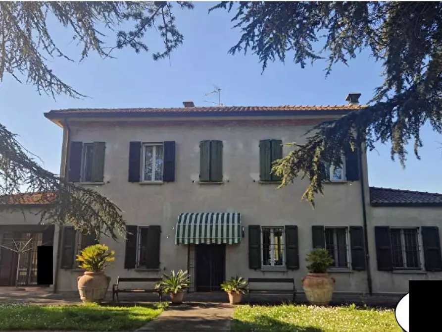 Immagine 1 di Villa in vendita  in Via Ravegnana a Ravenna