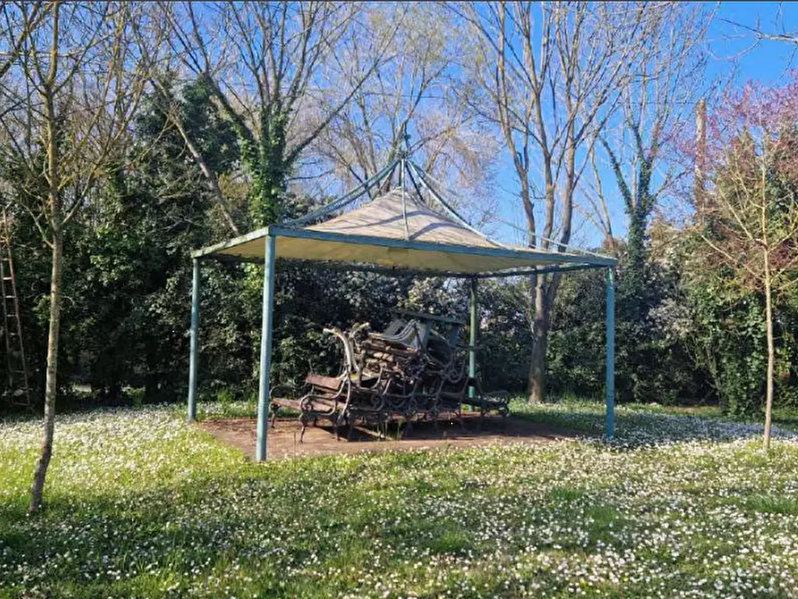 Immagine 18 di Villa in vendita  in Via Ravegnana a Ravenna