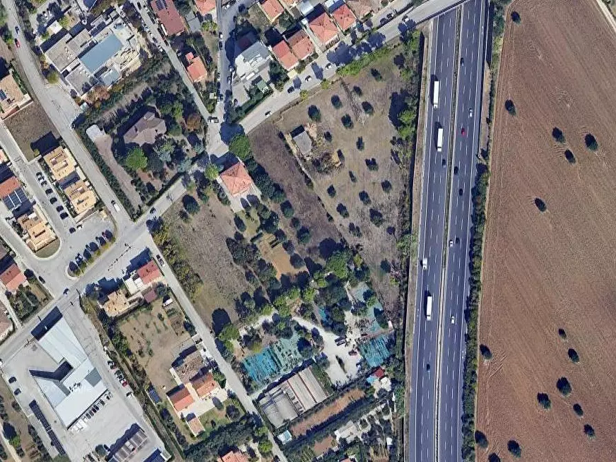 Immagine 2 di Terreno agricolo in vendita  in Via Garda a Porto Sant'elpidio