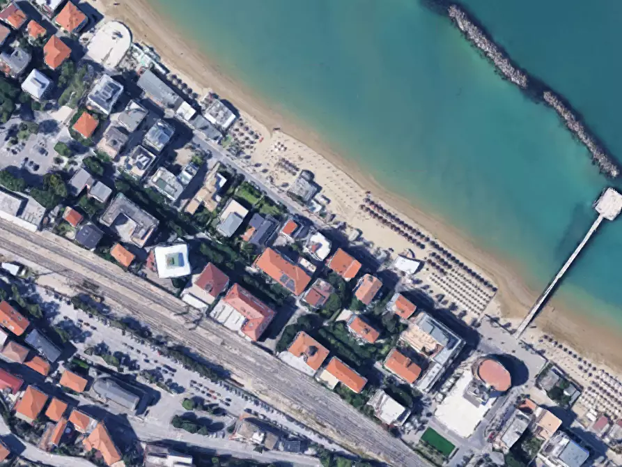 Immagine 2 di Negozio in vendita  in Via di Riccione  a Francavilla Al Mare