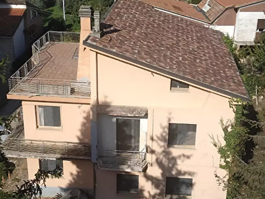 Immagine 2 di Stabile in vendita  in Via Angelo Pennoni a Gualdo Tadino