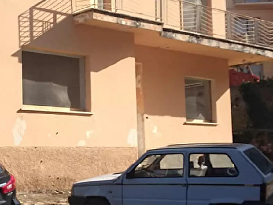 Immagine 7 di Stabile in vendita  in Via Angelo Pennoni a Gualdo Tadino