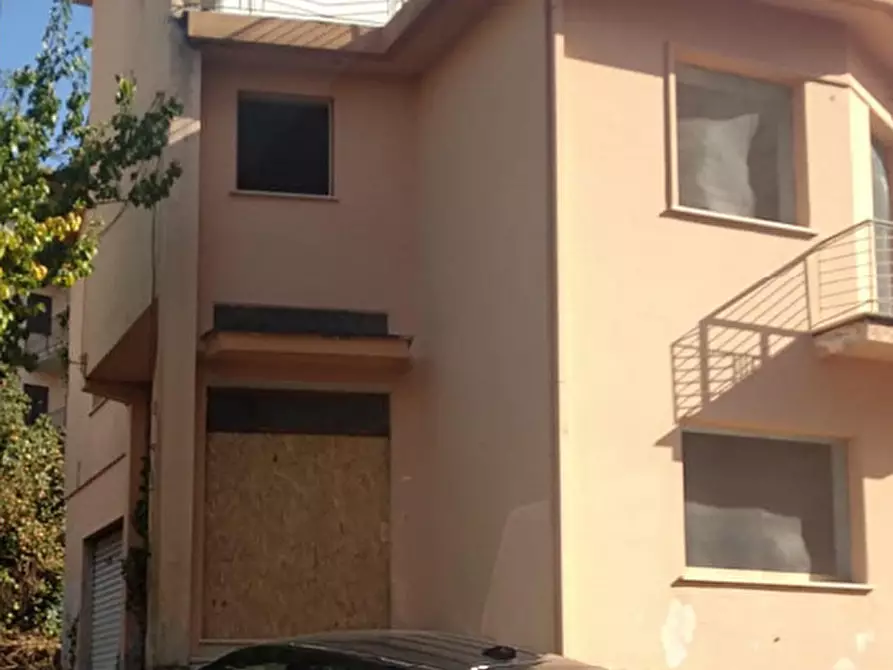 Immagine 8 di Stabile in vendita  in Via Angelo Pennoni a Gualdo Tadino