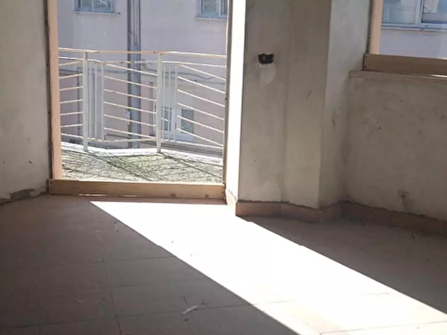 Immagine 15 di Stabile in vendita  in Via Angelo Pennoni a Gualdo Tadino