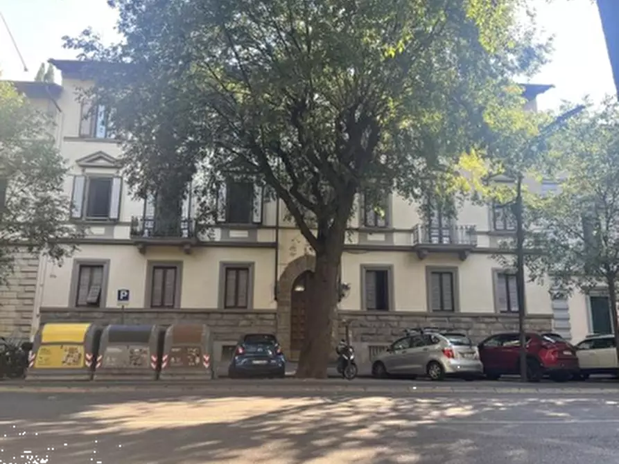 Immagine 1 di Appartamento in vendita  in Viale dei Mille a Firenze