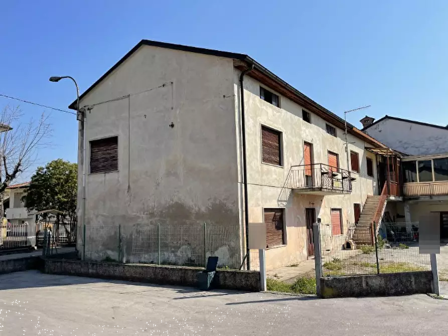 Immagine 1 di Appartamento in vendita  in Via Oltre Agno di sotto a Trissino