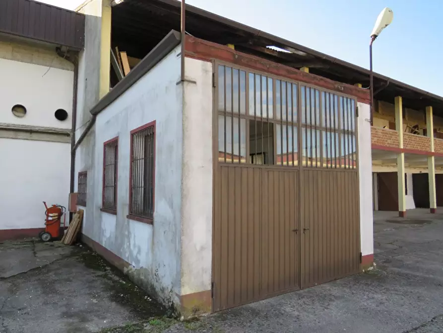 Immagine 6 di Laboratorio in vendita  in Via More a Bovolone