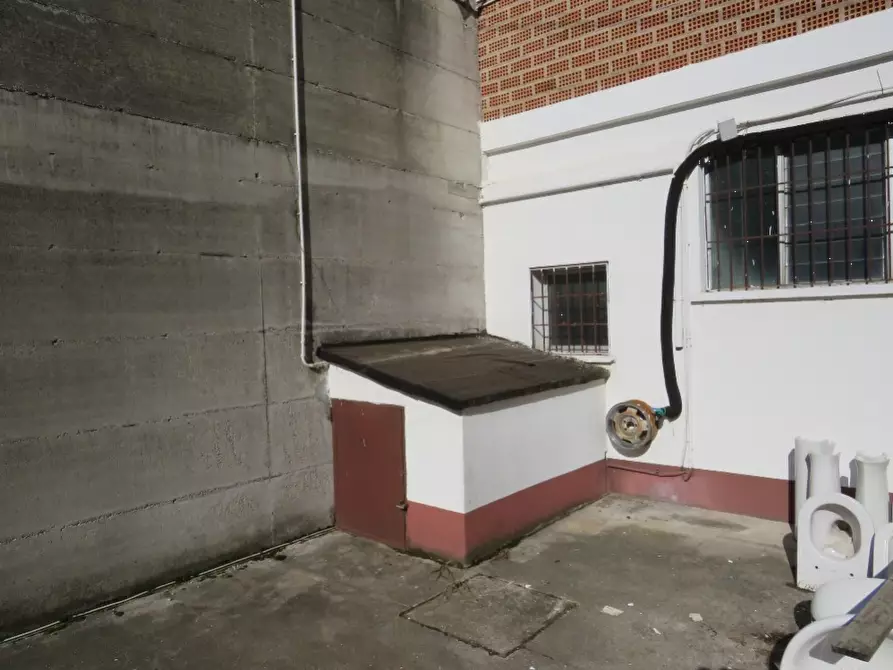 Immagine 11 di Laboratorio in vendita  in Via More a Bovolone