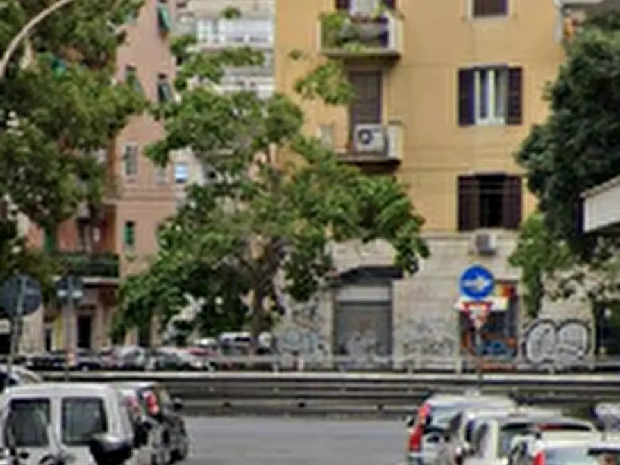 Immagine 13 di Appartamento in vendita  in Via Gabrio Serbelloni a Roma