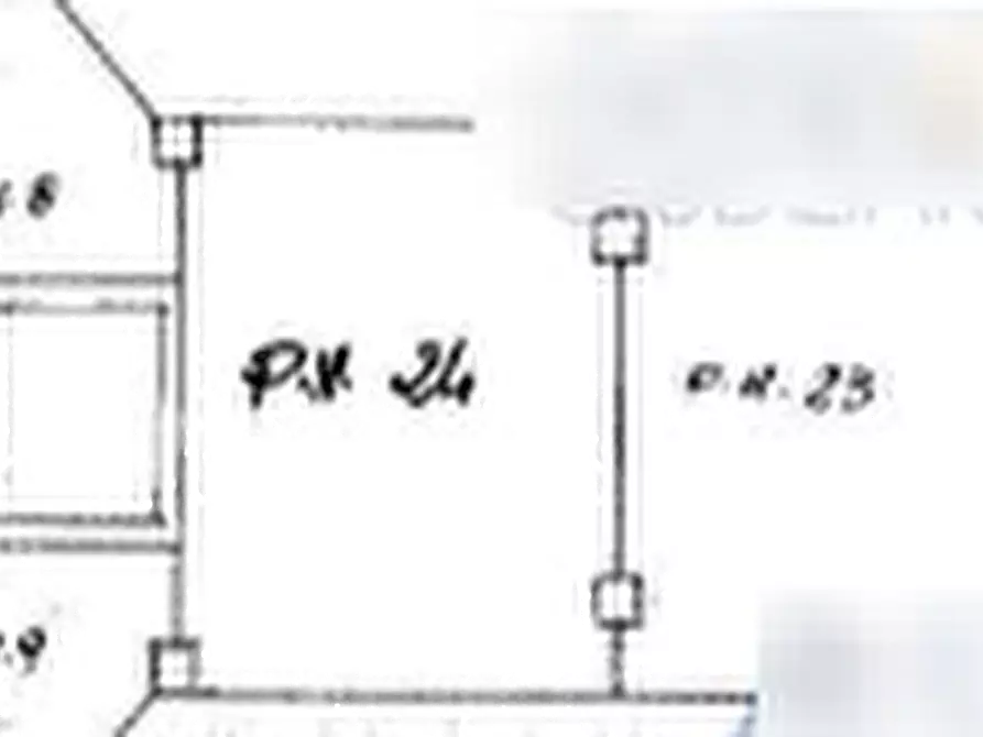 Immagine 12 di Garage in vendita  in Viale dei Promontori a Roma