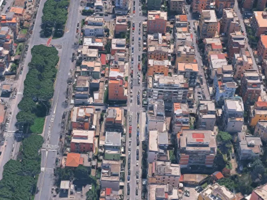 Immagine 12 di Appartamento in vendita  in Viale Palmiro Togliatti  a Roma
