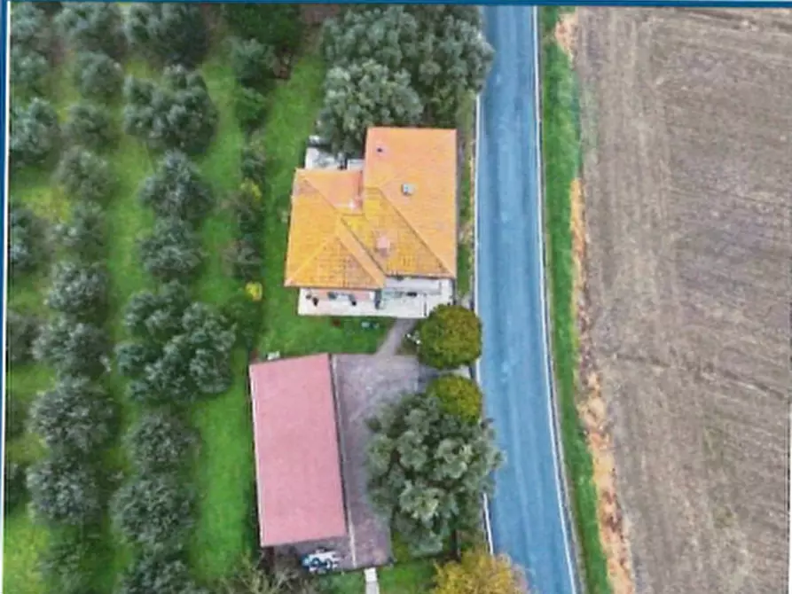 Immagine 4 di Casa indipendente in vendita  in SP304 Sanfatucchio a Castiglione Del Lago