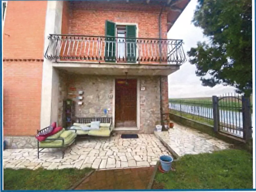 Immagine 5 di Casa indipendente in vendita  in SP304 Sanfatucchio a Castiglione Del Lago