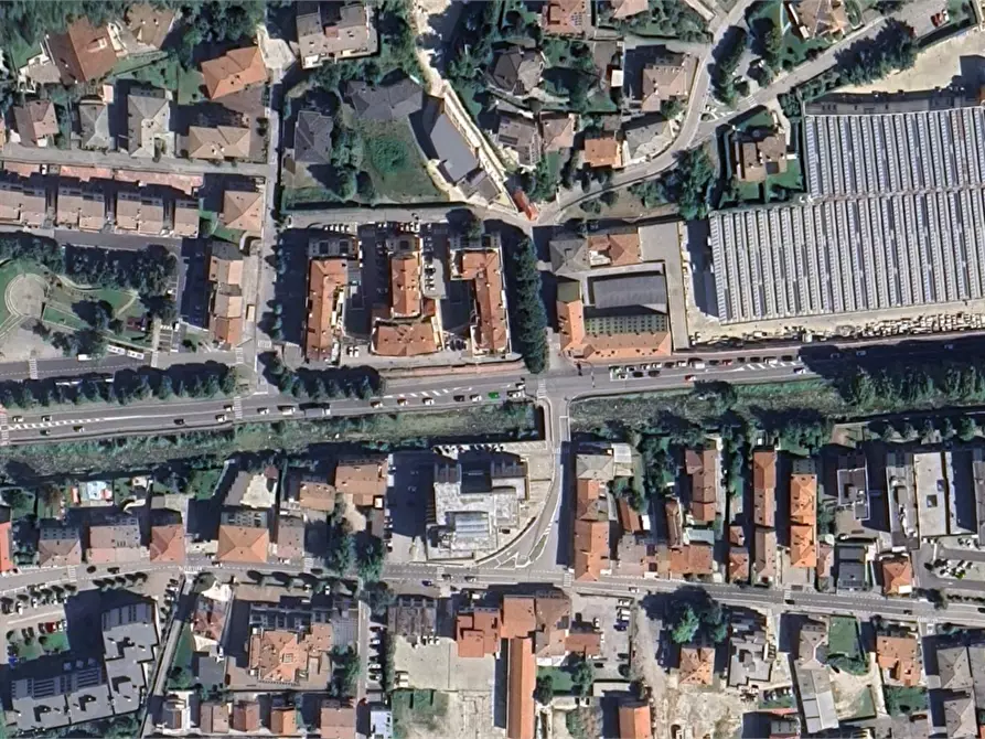 Immagine 6 di Negozio in vendita  in Piazzale Mario Rumor a Chiampo