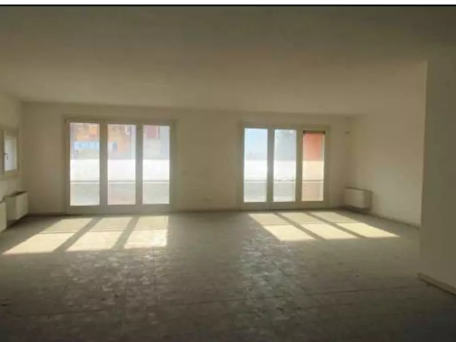 Immagine 12 di Ufficio in vendita  in Piazzale Mario Rumor a Chiampo