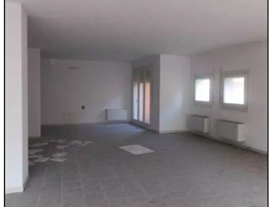 Immagine 13 di Ufficio in vendita  in Piazzale Mario Rumor a Chiampo