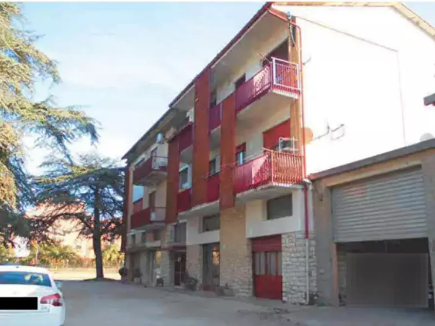 Immagine 1 di Magazzino in vendita  in Via Lombardia a Umbertide