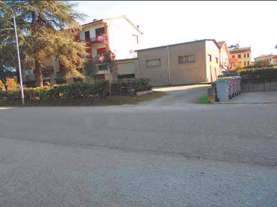 Immagine 3 di Magazzino in vendita  in Via Lombardia a Umbertide