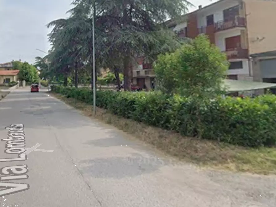 Immagine 12 di Magazzino in vendita  in Via Lombardia a Umbertide