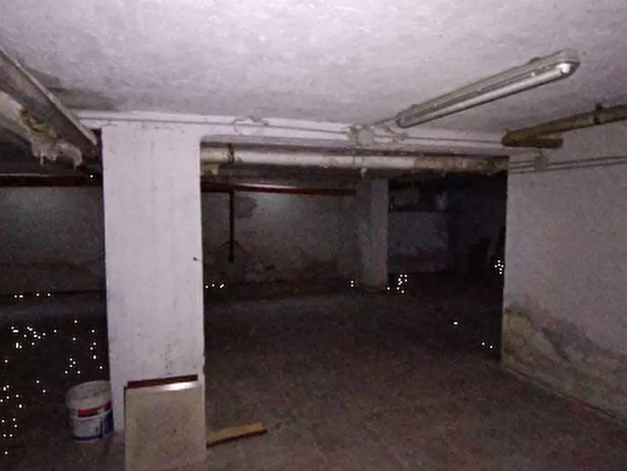 Immagine 1 di Magazzino in vendita  in Viale Don Luigi Sturzo a Mantova