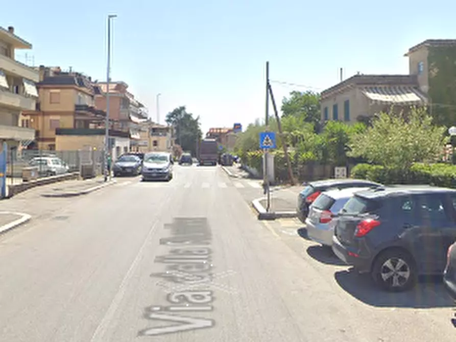 Immagine 6 di Garage in vendita  in Via della Rustica  a Roma