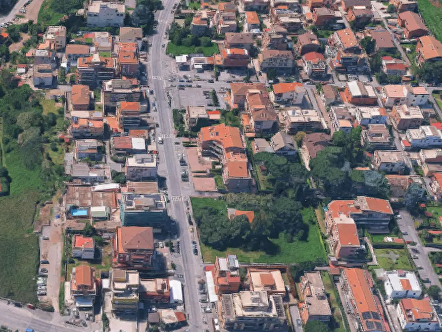 Immagine 3 di Garage in vendita  in Via della Rustica  a Roma