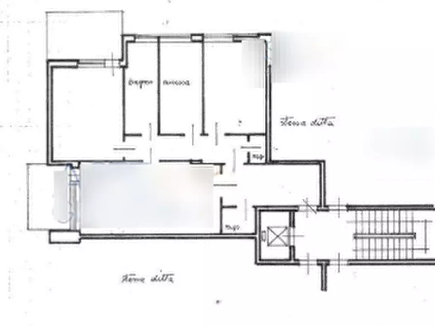 Immagine 15 di Appartamento in vendita  in Viale dei Promontori a Roma