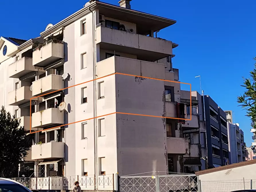 Immagine 1 di Appartamento in vendita  in Viale Filippo Pigafetta a Chioggia