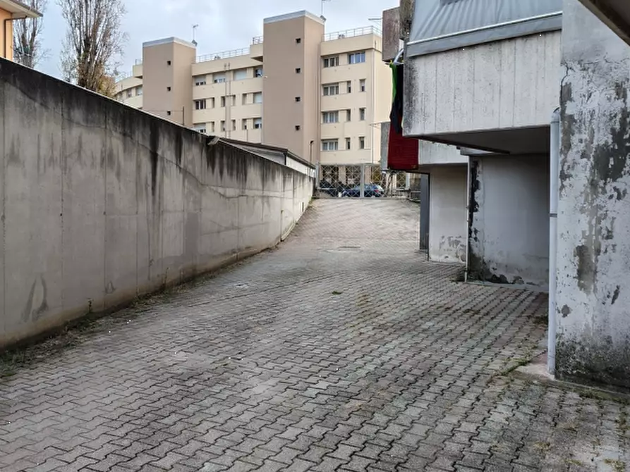 Immagine 5 di Appartamento in vendita  in Viale Filippo Pigafetta a Chioggia