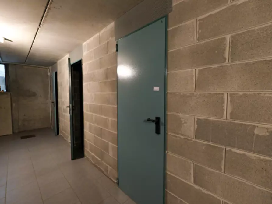 Immagine 1 di Garage in vendita  in Via Martiri di Cefalonia a Peschiera Borromeo