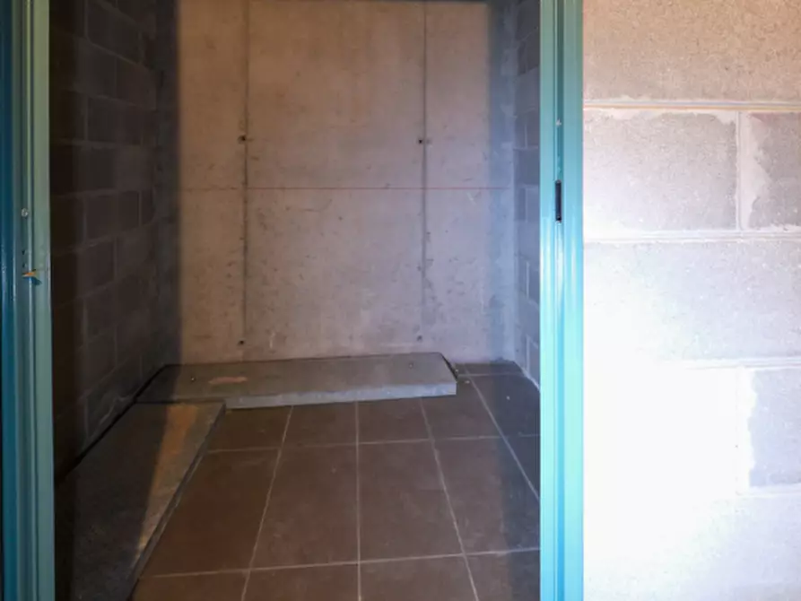 Immagine 2 di Garage in vendita  in Via Martiri di Cefalonia a Peschiera Borromeo