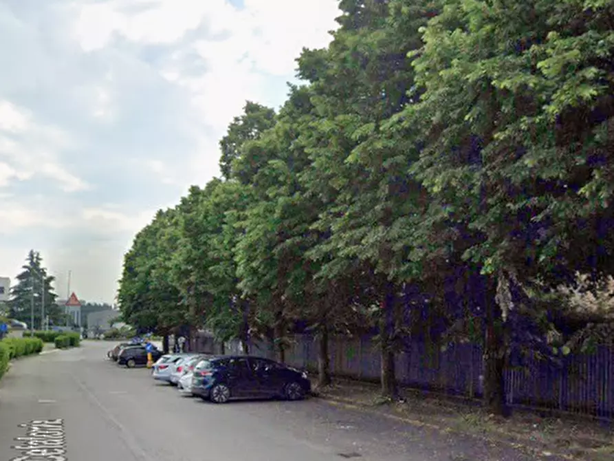 Immagine 4 di Garage in vendita  in Via Martiri di Cefalonia a Peschiera Borromeo