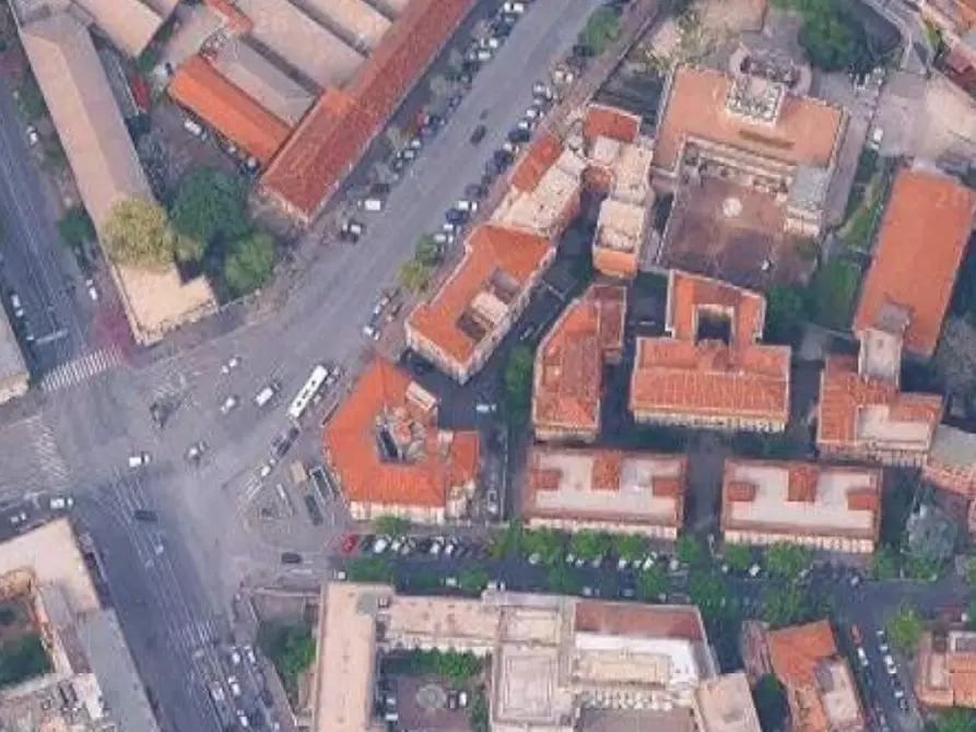 Immagine 2 di Stabile in vendita  in Via Emanuele Filiberto a Roma