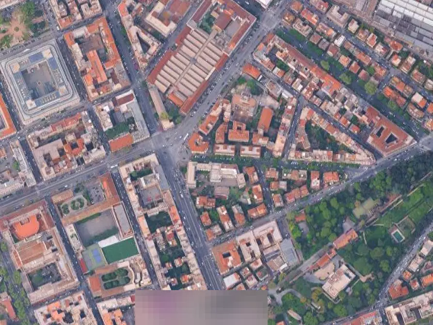 Immagine 1 di Stabile in vendita  in Via Emanuele Filiberto a Roma