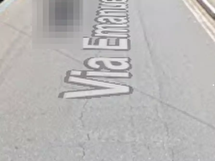 Immagine 4 di Stabile in vendita  in Via Emanuele Filiberto a Roma