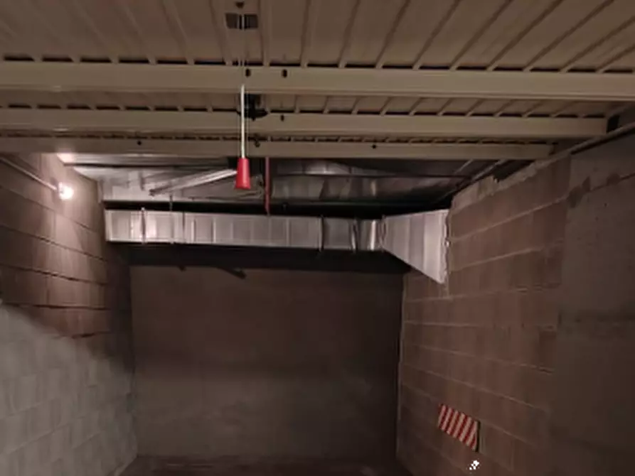 Immagine 2 di Garage in vendita  in Piazza Adriano a Torino