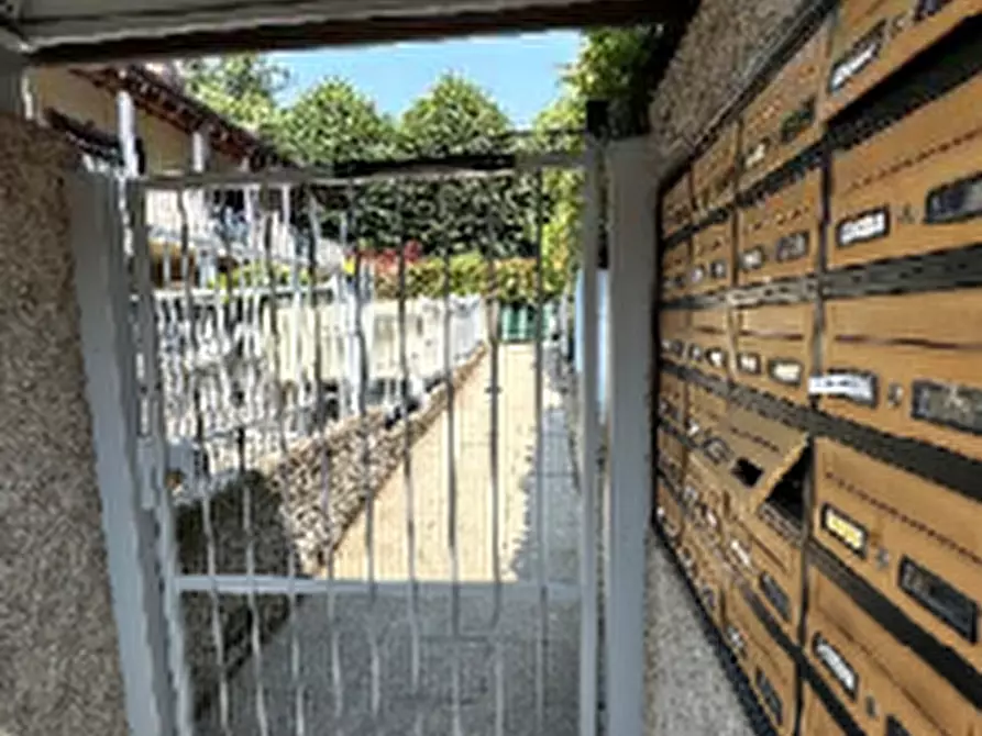 Immagine 4 di Appartamento in vendita  in Via FRATELLI CERVI  a Trezzano Rosa